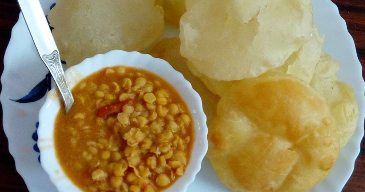 Cholaar Dal with Luchi
