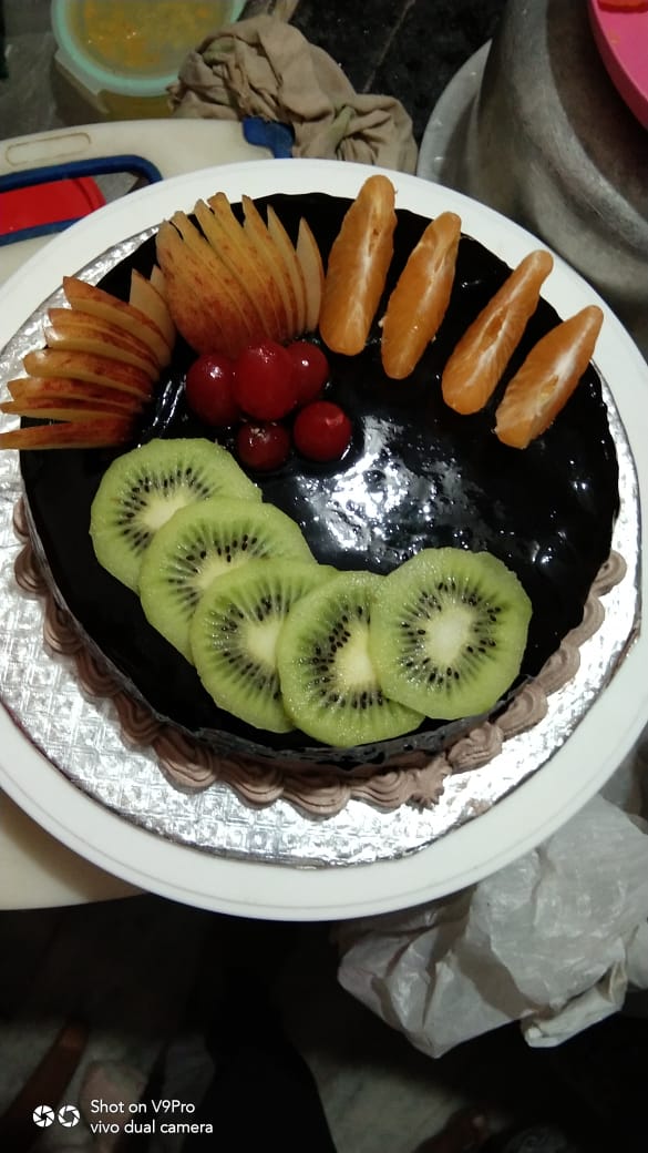 Chocolate Cake with real Fruits