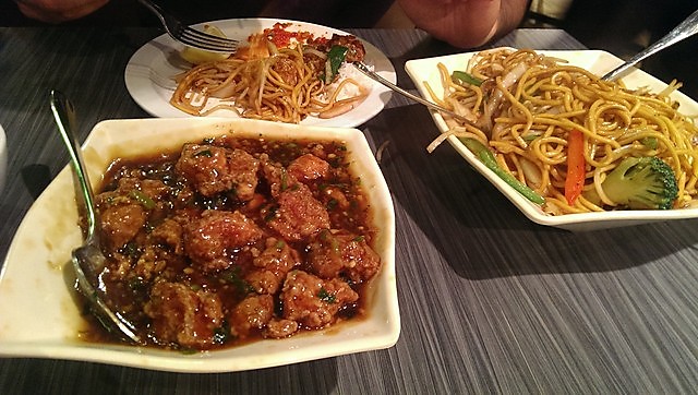 Noodles + Goobi Manchurian