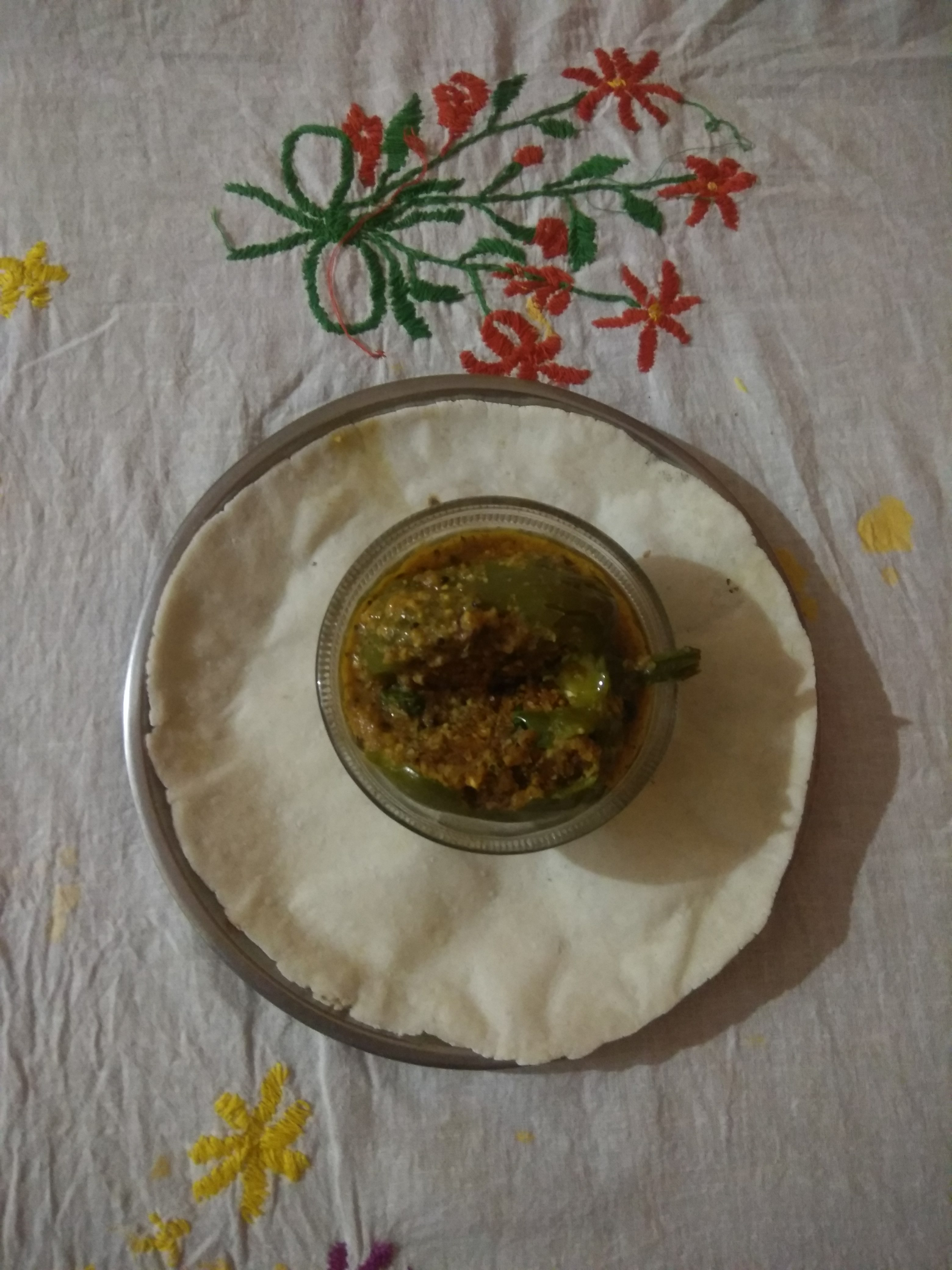 Aki roti with capsicum curry