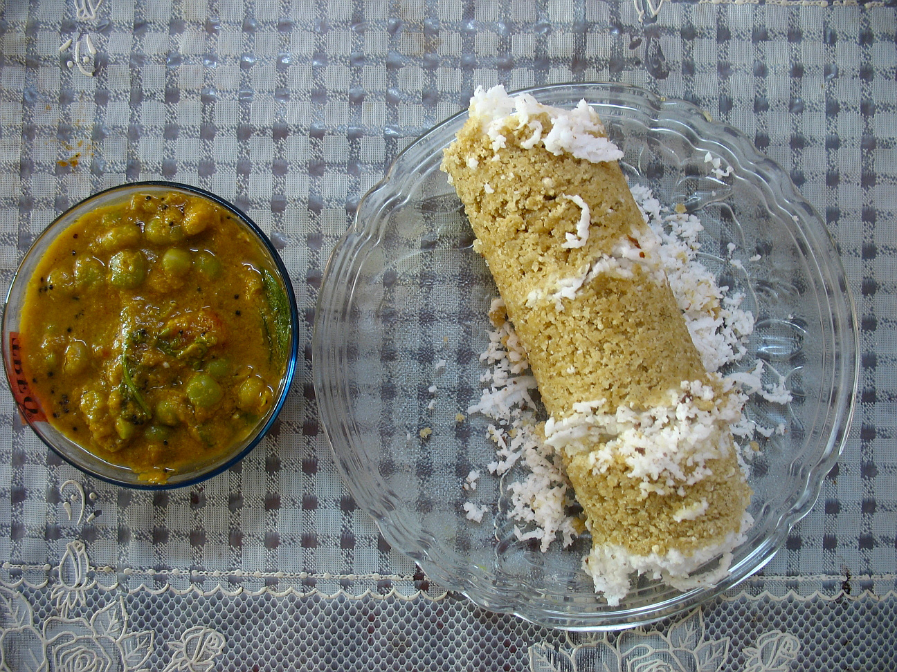 Wheat puttu with peas masala