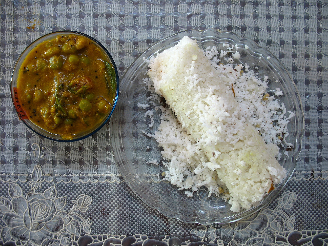 Kerala rice puttu with peas gravy