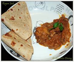 2 Chapathi with chicken gravy